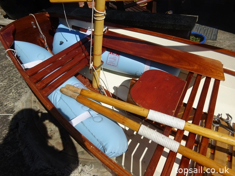 8ft Clinker Lugsail Pram Dinghy