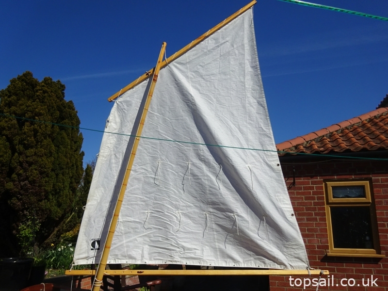 8ft Clinker Lugsail Pram Dinghy