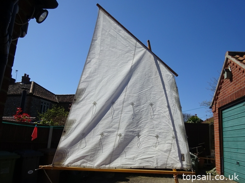 8ft Clinker Lugsail Pram Dinghy