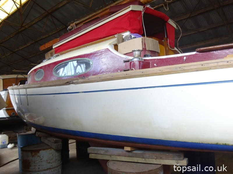 1980 Landamore 28 Broads Yacht Project (GRP Hull)