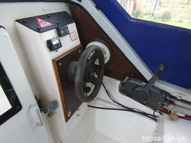 1986 Pilot 490 Cabin Cruiser & Trailer
