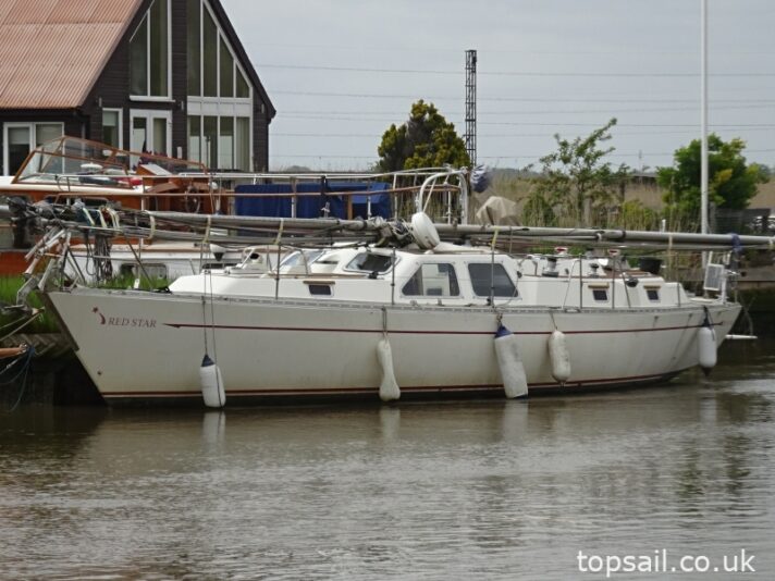 1987 Oyster 406DS (Deck Saloon)