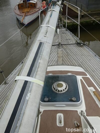 1987 Oyster 406DS (Deck Saloon)