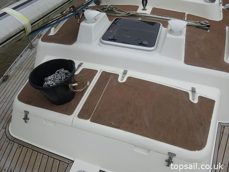 1987 Oyster 406DS (Deck Saloon)