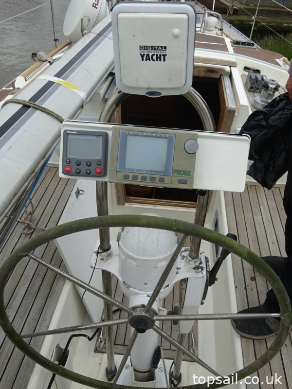 1987 Oyster 406DS (Deck Saloon)