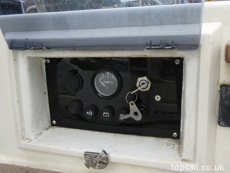 1987 Oyster 406DS (Deck Saloon)