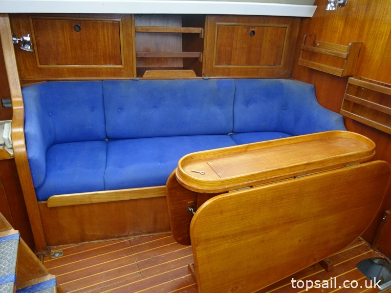 1987 Oyster 406DS (Deck Saloon)