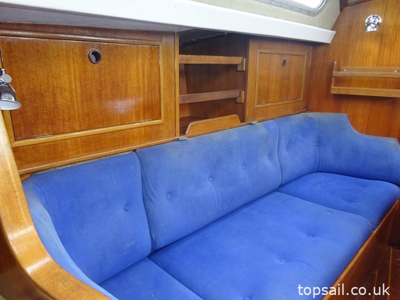 1987 Oyster 406DS (Deck Saloon)