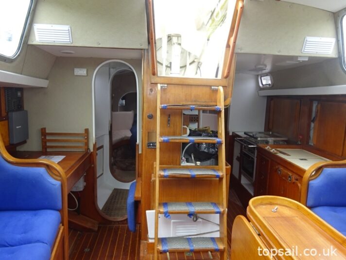 1987 Oyster 406DS (Deck Saloon)