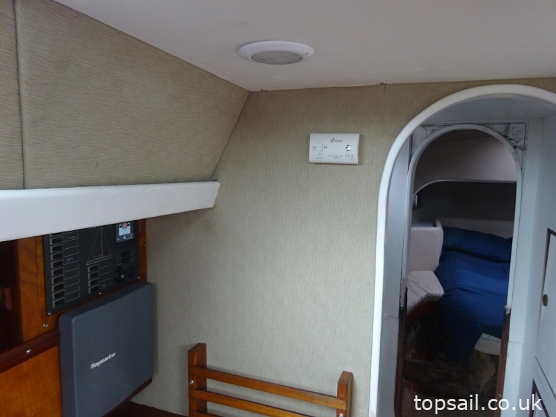1987 Oyster 406DS (Deck Saloon)