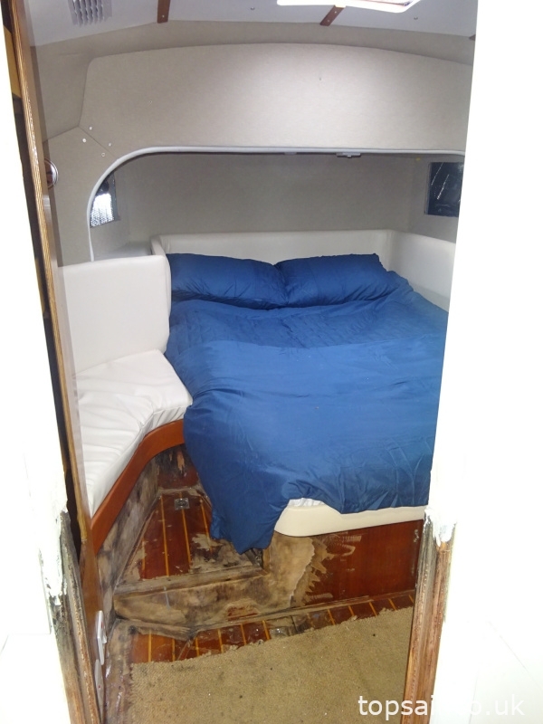 1987 Oyster 406DS (Deck Saloon)