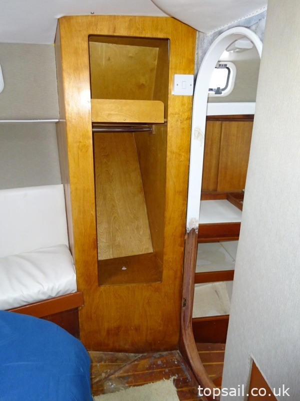 1987 Oyster 406DS (Deck Saloon)