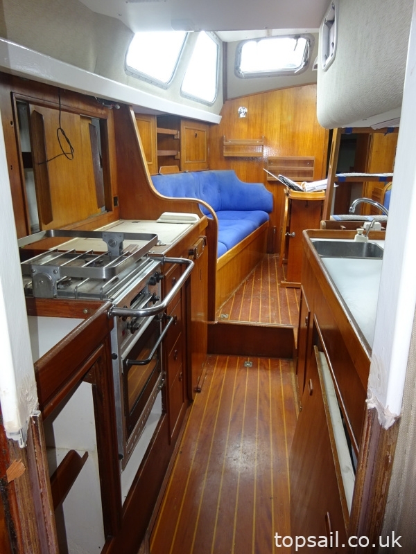 1987 Oyster 406DS (Deck Saloon)