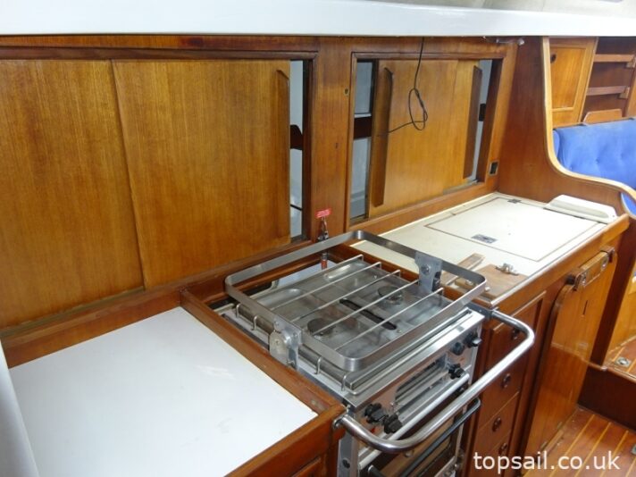 1987 Oyster 406DS (Deck Saloon)