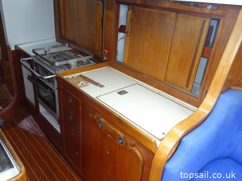 1987 Oyster 406DS (Deck Saloon)