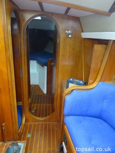 1987 Oyster 406DS (Deck Saloon)