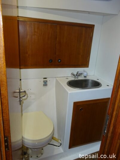1987 Oyster 406DS (Deck Saloon)