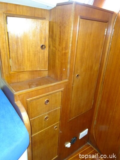 1987 Oyster 406DS (Deck Saloon)