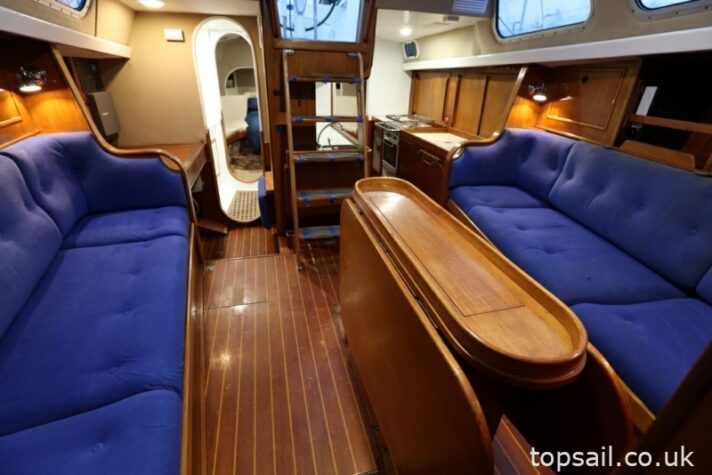 1987 Oyster 406DS (Deck Saloon)