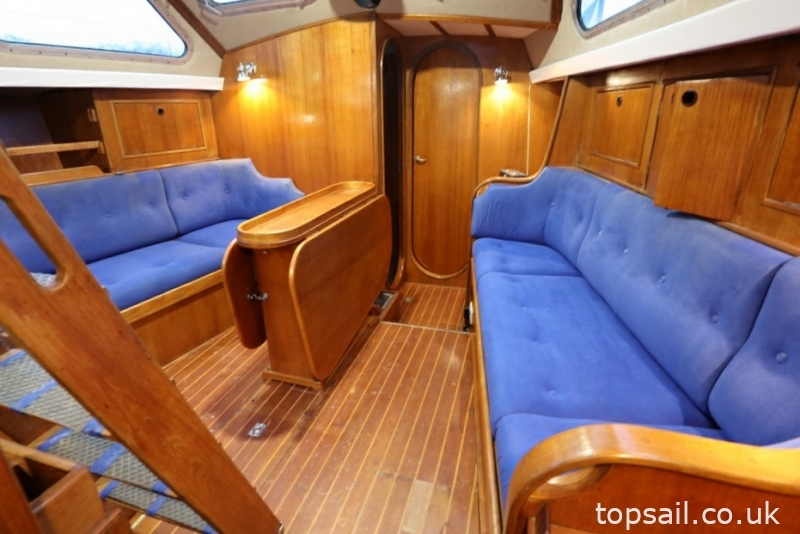 1987 Oyster 406DS (Deck Saloon)
