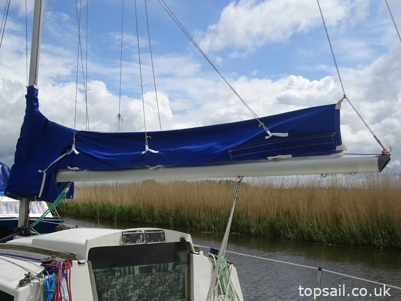 1984 Pegasus 700 (Shallow Fin)