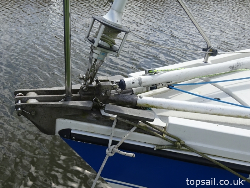 1984 Pegasus 700 (Shallow Fin)