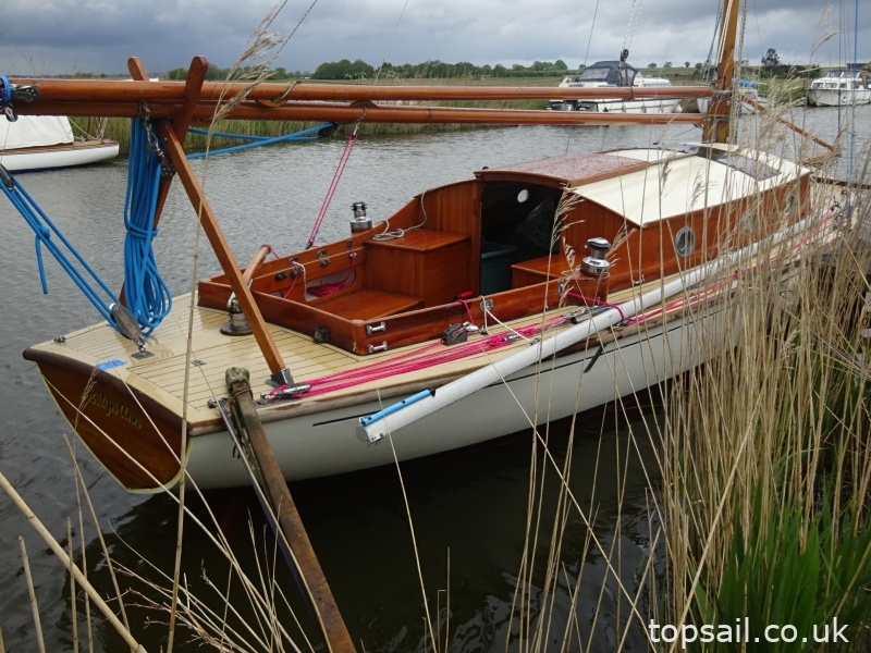 1982 Easticks 28 River Cruiser (GRP Hull)