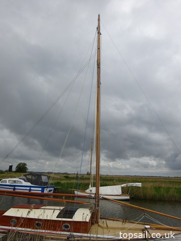 1982 Easticks 28 River Cruiser (GRP Hull)