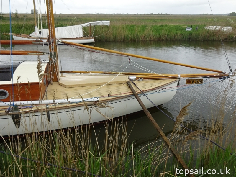 1982 Easticks 28 River Cruiser (GRP Hull)