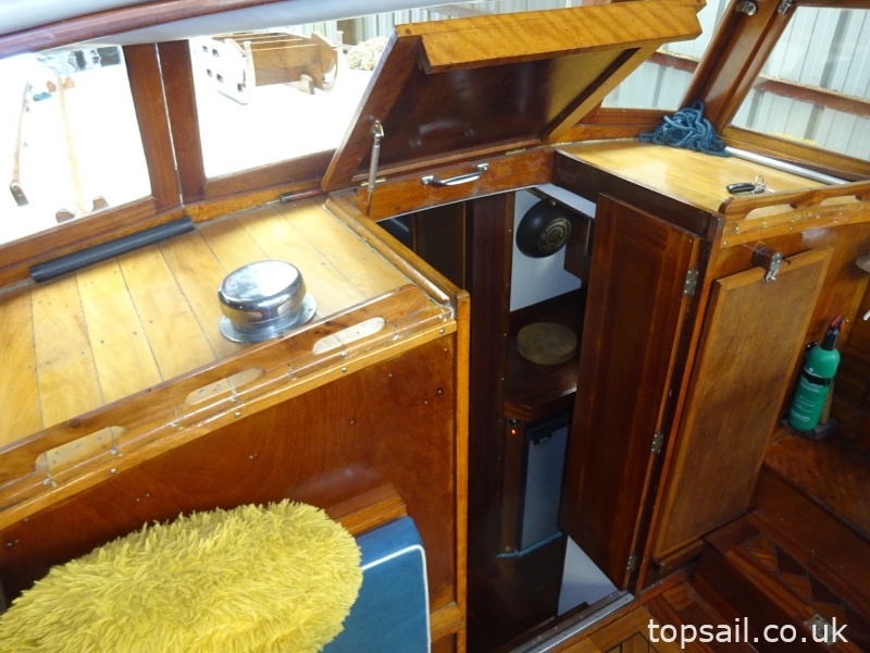 1954 Merrywind Classic Centre Cockpit Motor Cruiser