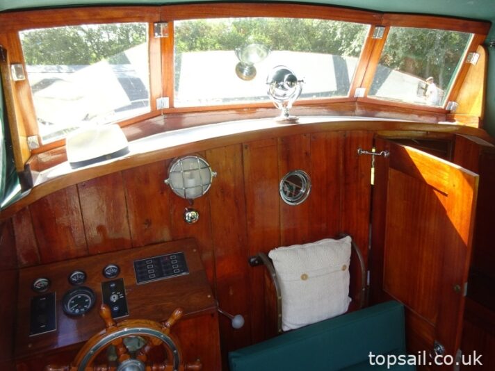 1952 Broom Robb 24