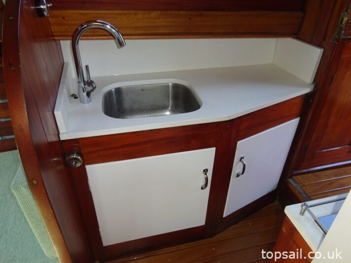1952 Broom Robb 24
