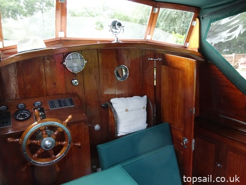1952 Broom Robb 24