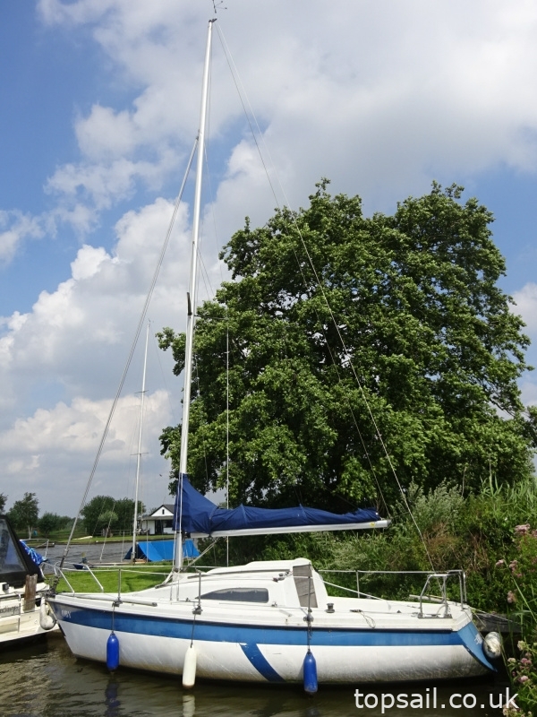 1984 Pegasus 700 (Shallow Fin Keel)