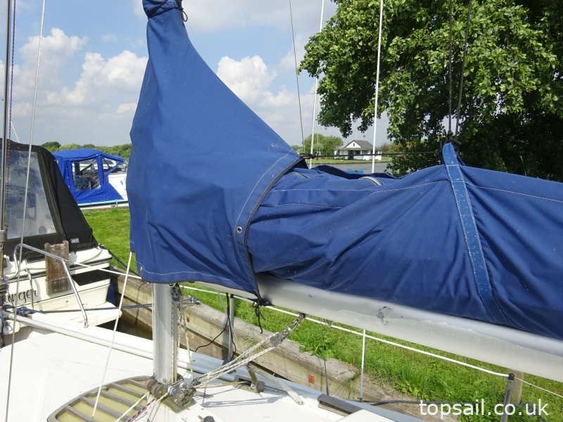 1984 Pegasus 700 (Shallow Fin Keel)