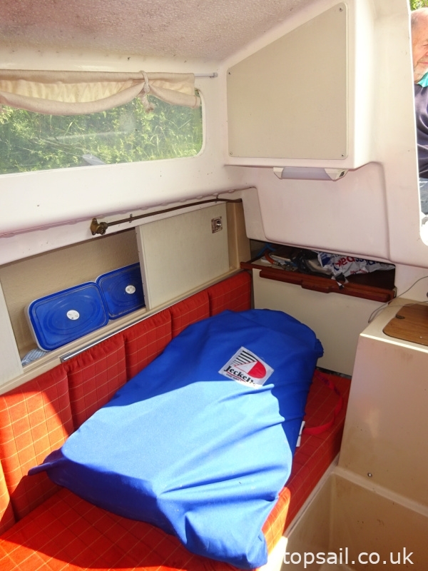 1984 Pegasus 700 (Shallow Fin Keel)