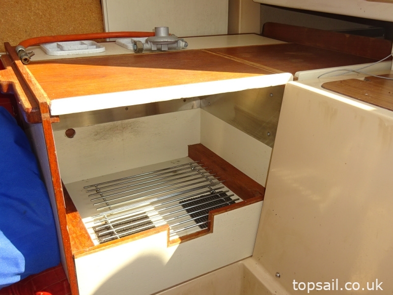 1984 Pegasus 700 (Shallow Fin Keel)