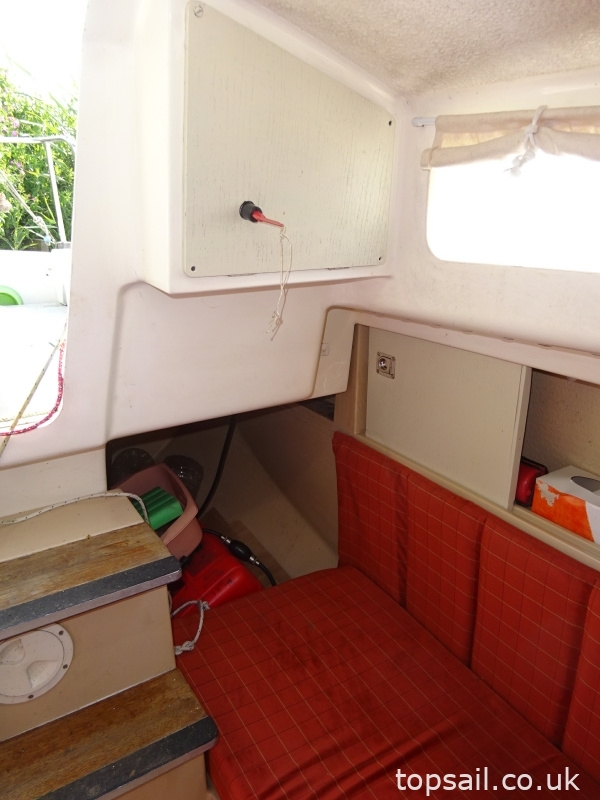 1984 Pegasus 700 (Shallow Fin Keel)