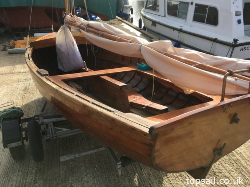 2003 12ft Clinker Sailing Dinghy & Trailer