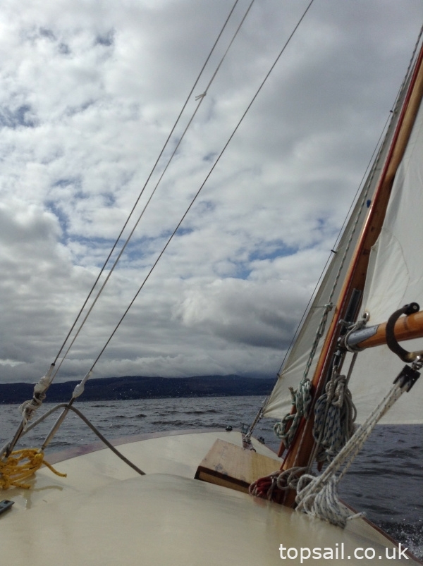 1950s Wooden Daysailer Sloop & Trailer