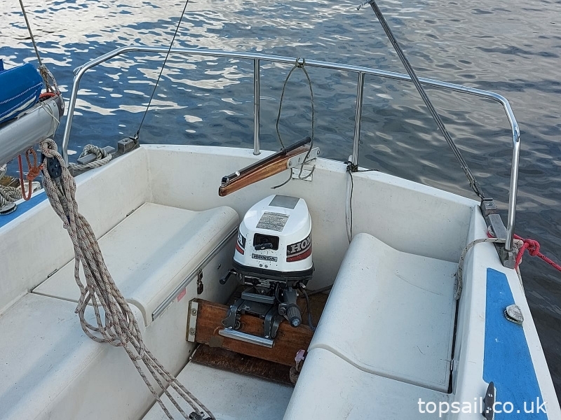 1985 Pegasus 700 (Shallow Fin Keel)
