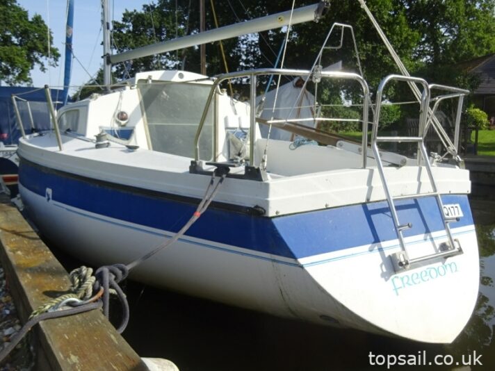 1987 Pegasus 700 (Shallow Fin Keel, Diesel Inboard!)