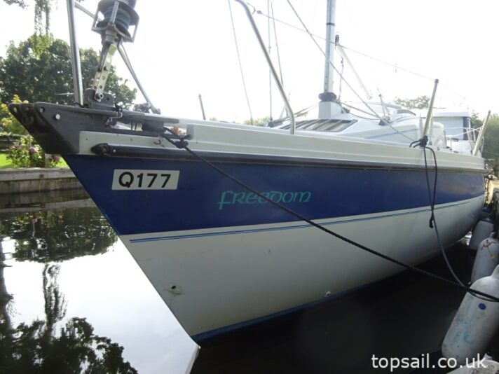 1987 Pegasus 700 (Shallow Fin Keel, Diesel Inboard!)
