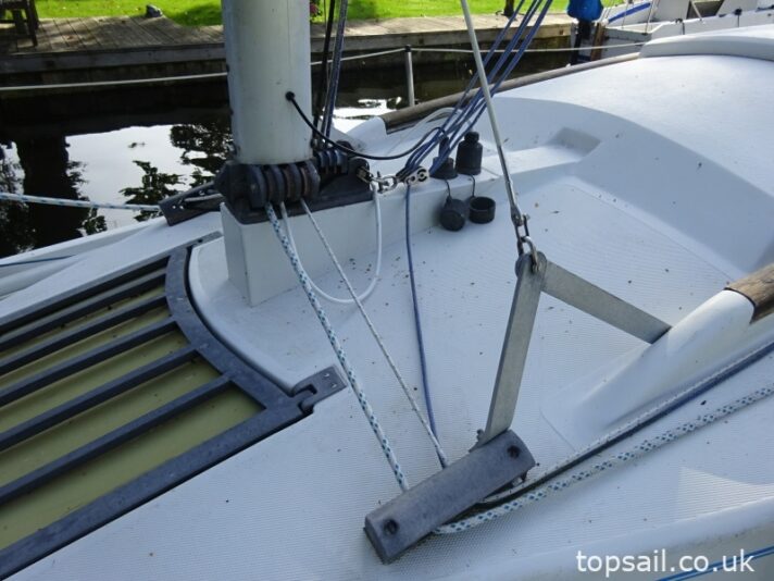 1987 Pegasus 700 (Shallow Fin Keel, Diesel Inboard!)