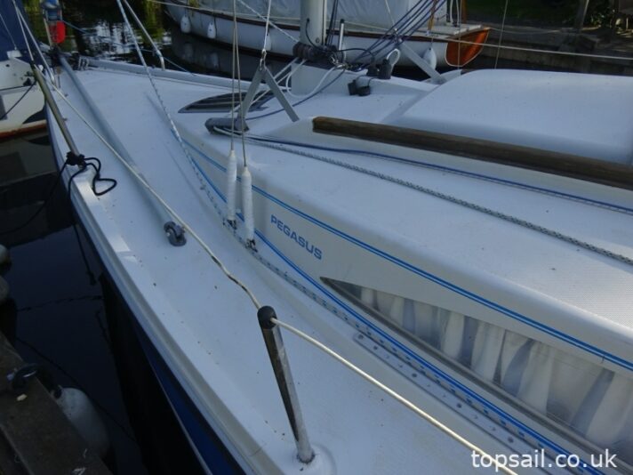 1987 Pegasus 700 (Shallow Fin Keel, Diesel Inboard!)