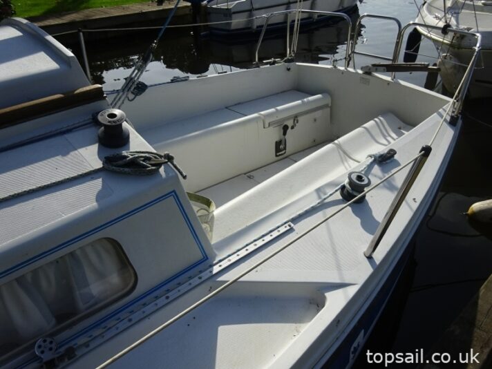 1987 Pegasus 700 (Shallow Fin Keel, Diesel Inboard!)