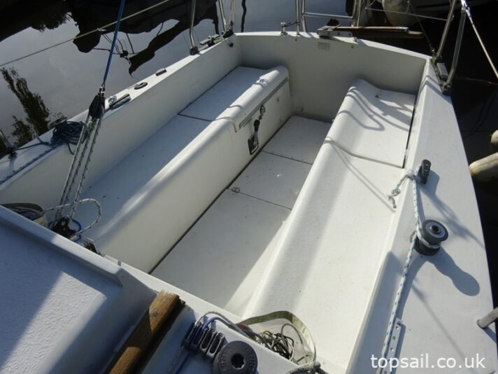 1987 Pegasus 700 (Shallow Fin Keel, Diesel Inboard!)