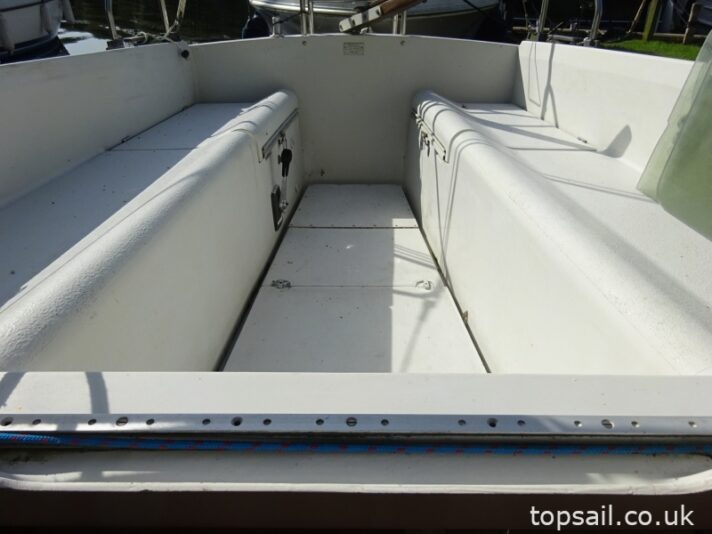 1987 Pegasus 700 (Shallow Fin Keel, Diesel Inboard!)