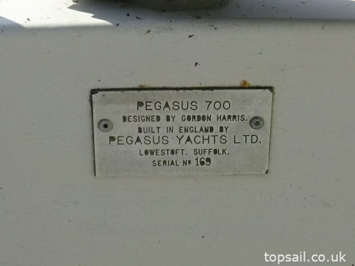 1987 Pegasus 700 (Shallow Fin Keel, Diesel Inboard!)