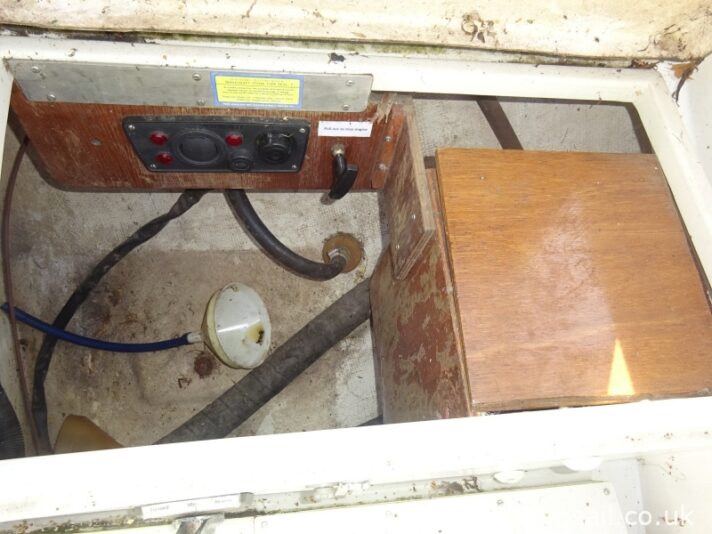 1987 Pegasus 700 (Shallow Fin Keel, Diesel Inboard!)